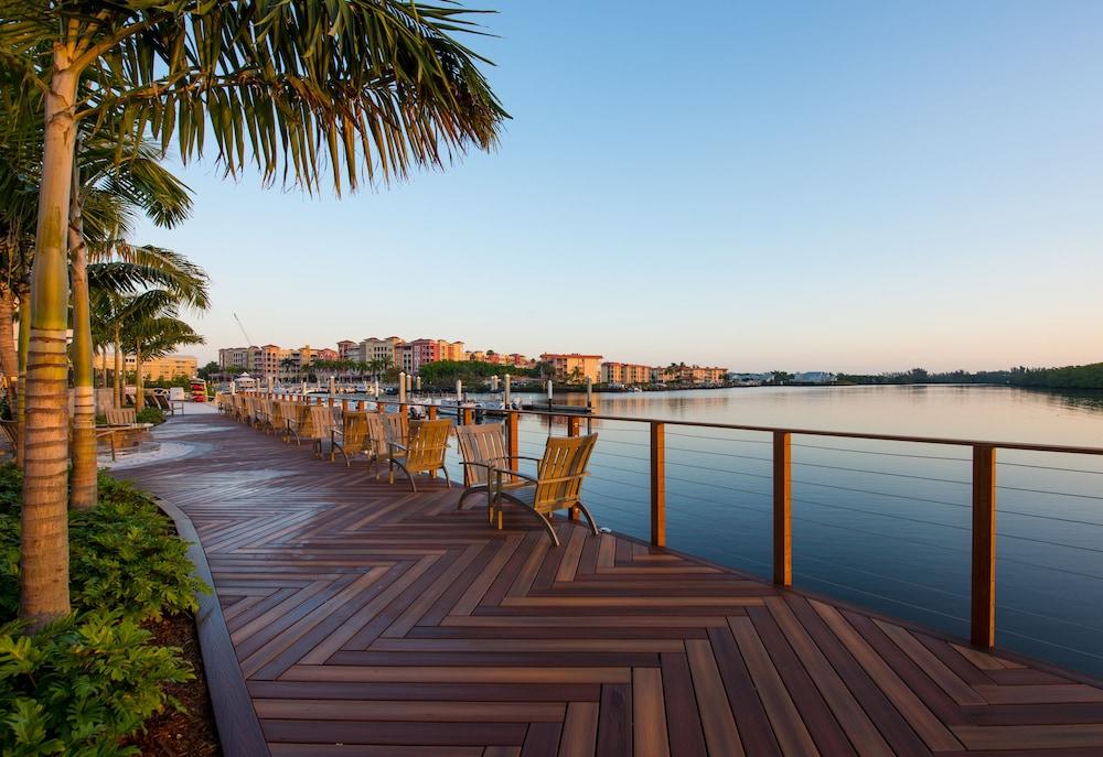 Hyatt House Naples 5th Avenue Hotell Exteriör bild