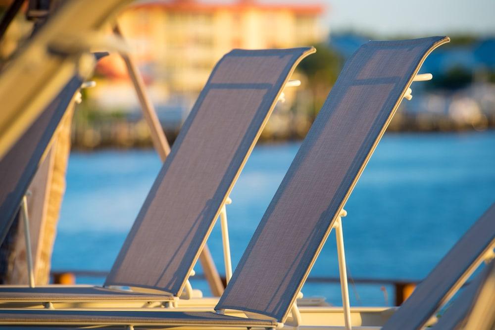 Hyatt House Naples 5th Avenue Hotell Exteriör bild