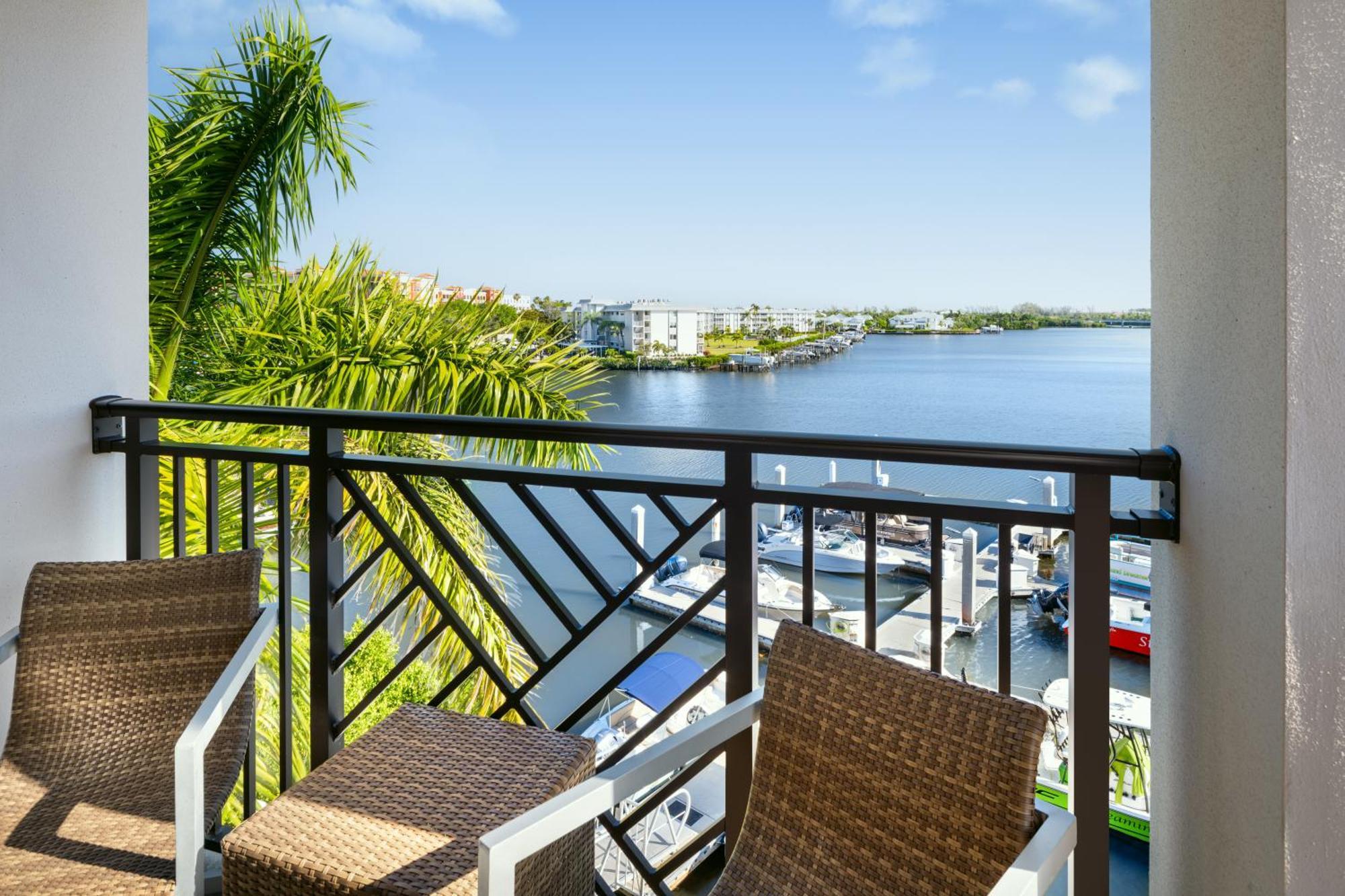 Hyatt House Naples 5th Avenue Hotell Exteriör bild