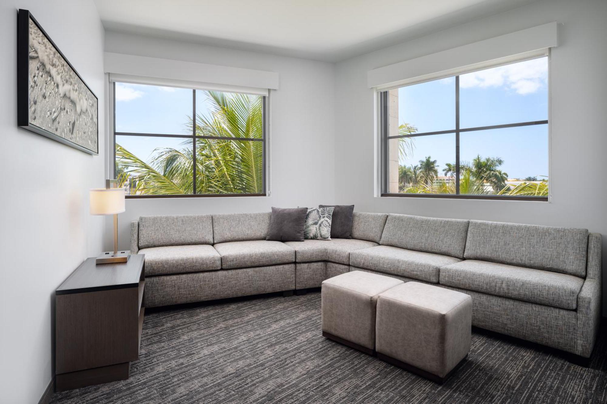 Hyatt House Naples 5th Avenue Hotell Exteriör bild