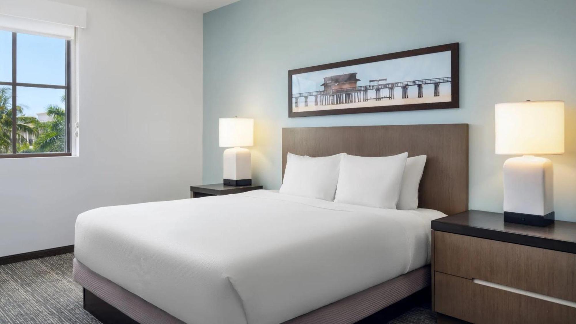 Hyatt House Naples 5th Avenue Hotell Exteriör bild