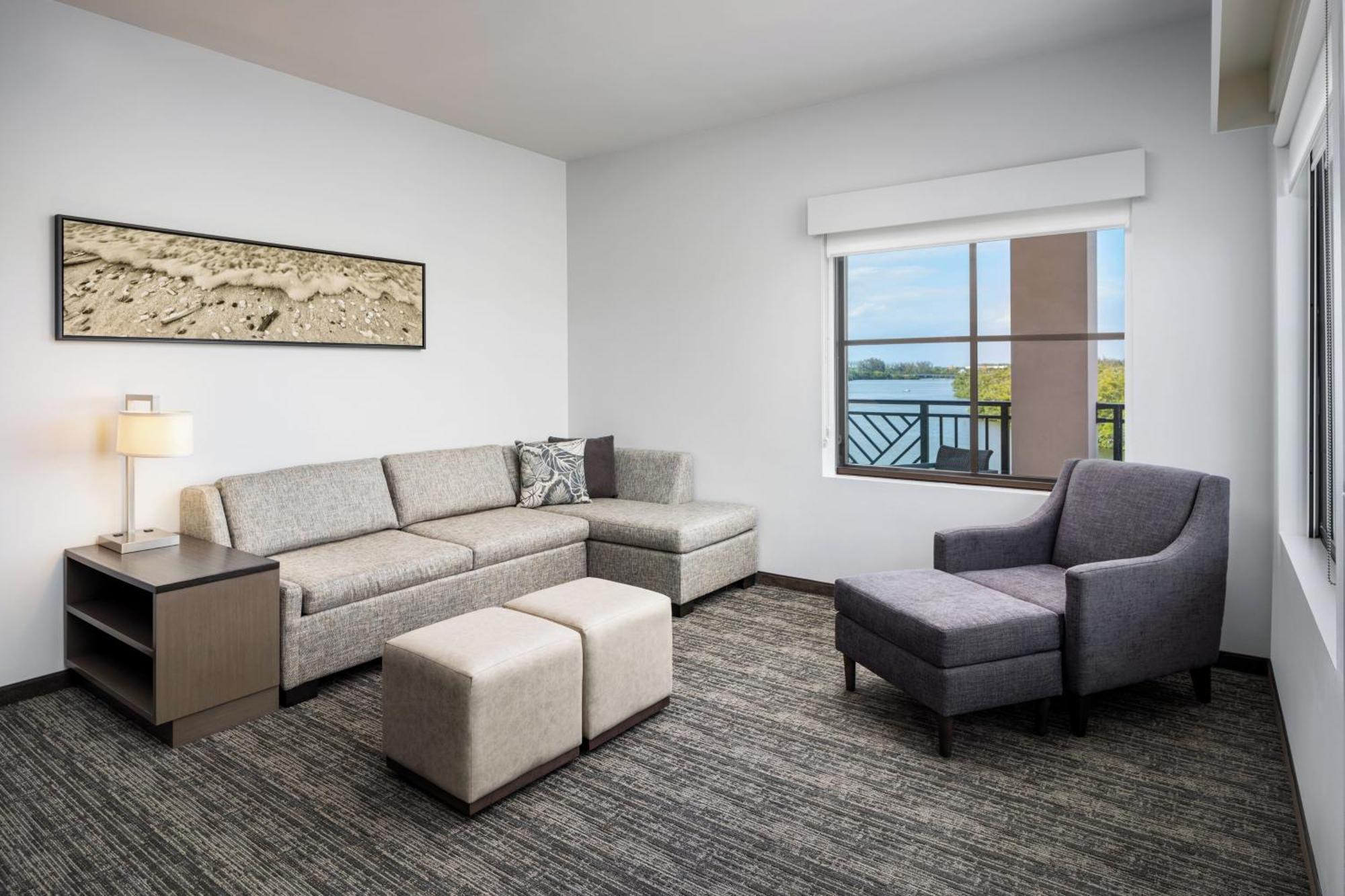 Hyatt House Naples 5th Avenue Hotell Exteriör bild